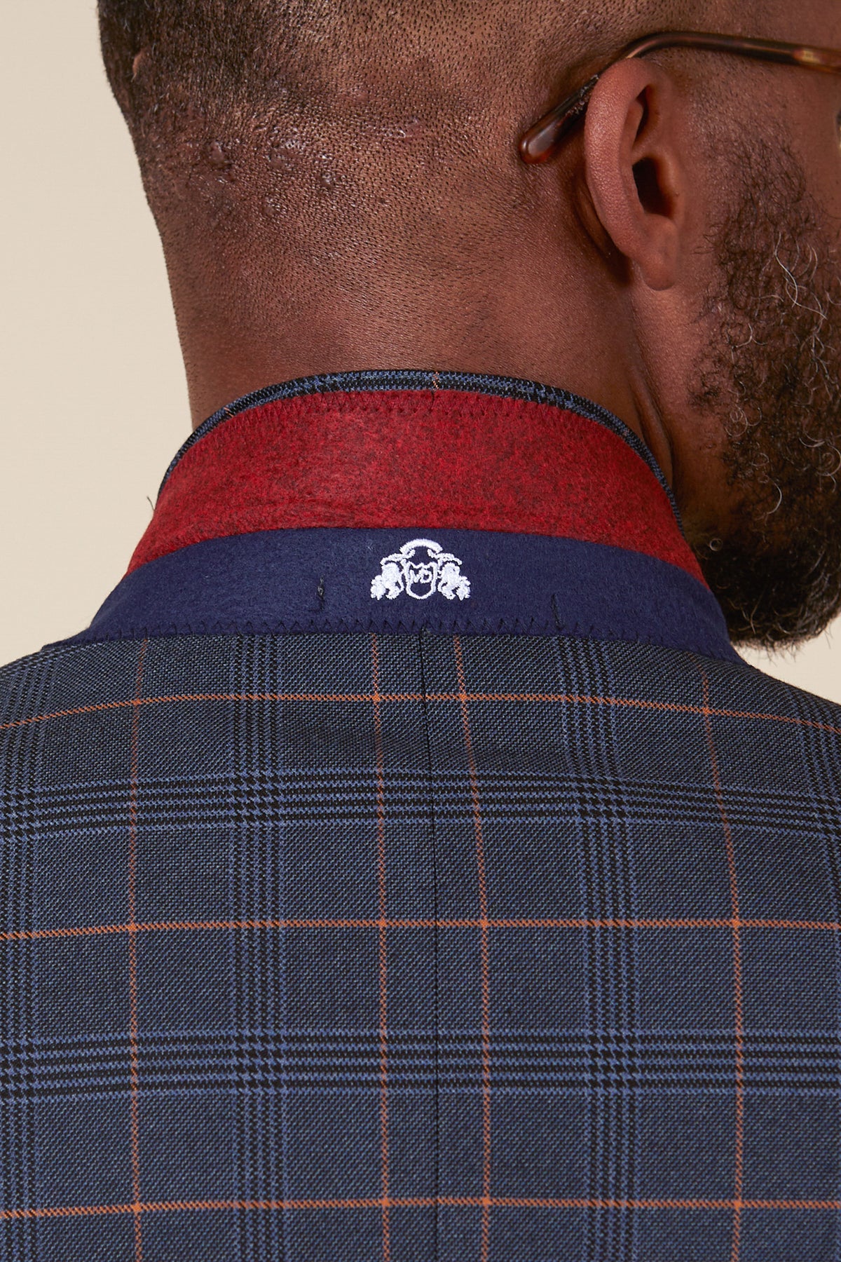 Title: Unveiling the Legendary British Tie Brand: A Masterpiece in mens accessory craftsmanship