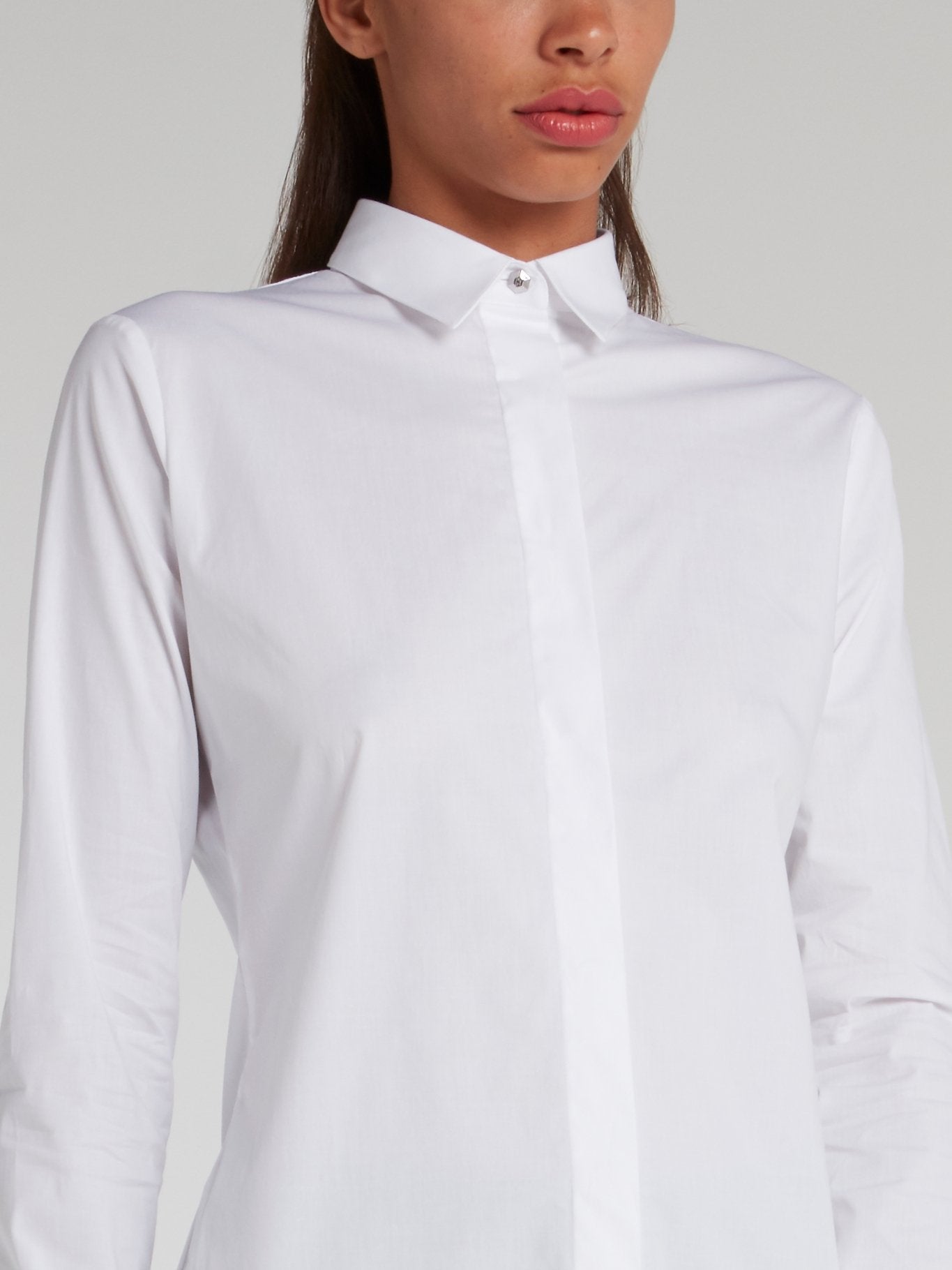 Womens white shirt with tie and brand temperament