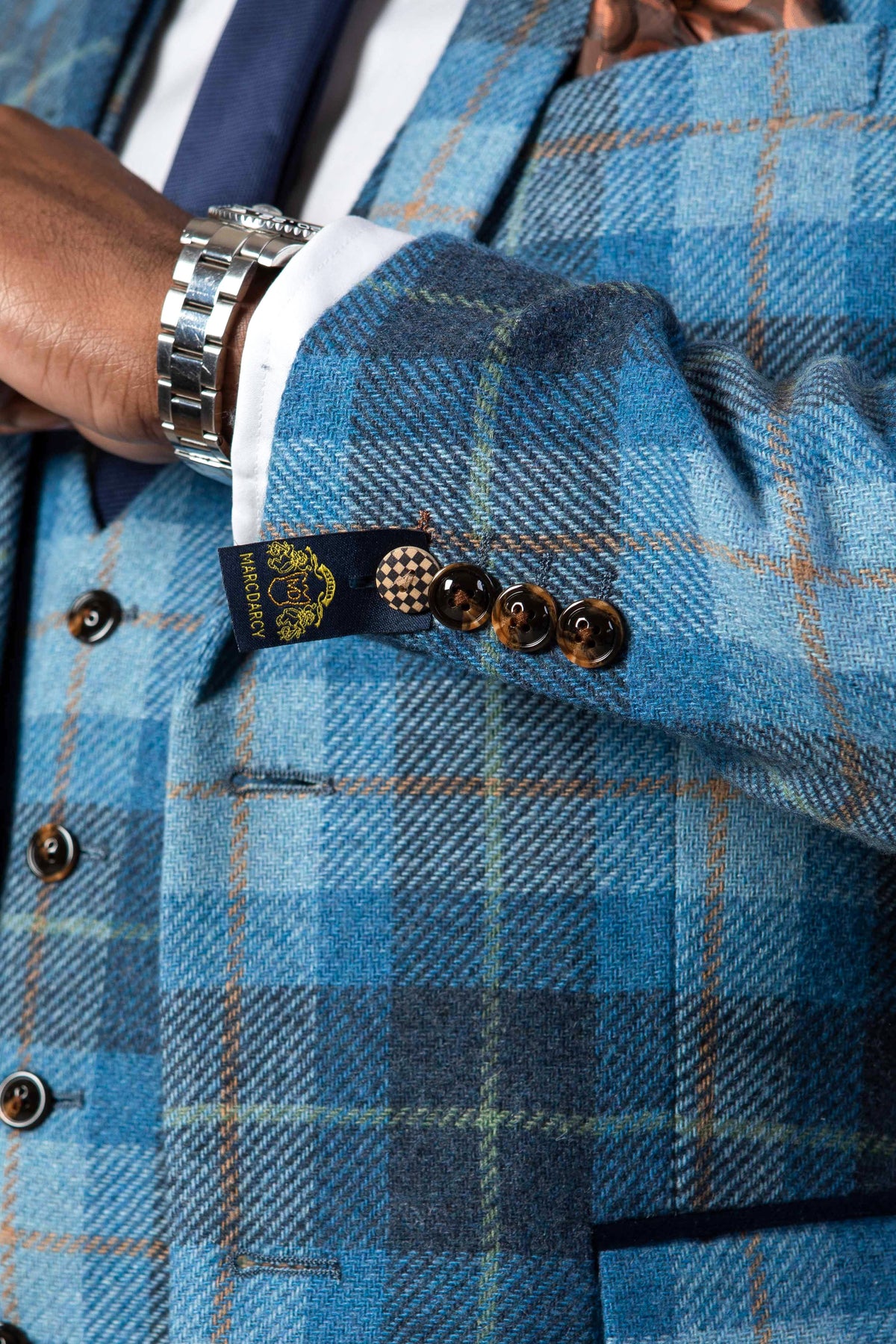 Custom-Made Ties: The Ultimate Fashion Accessory for Men