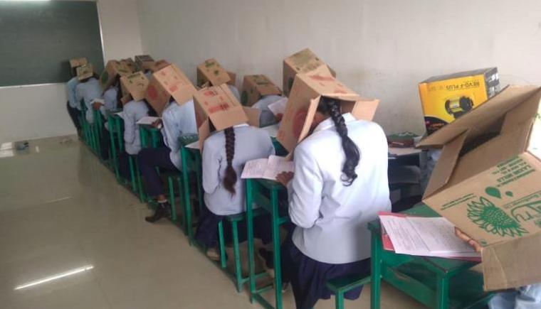 The custom of wearing a tie during the Chinese New Year