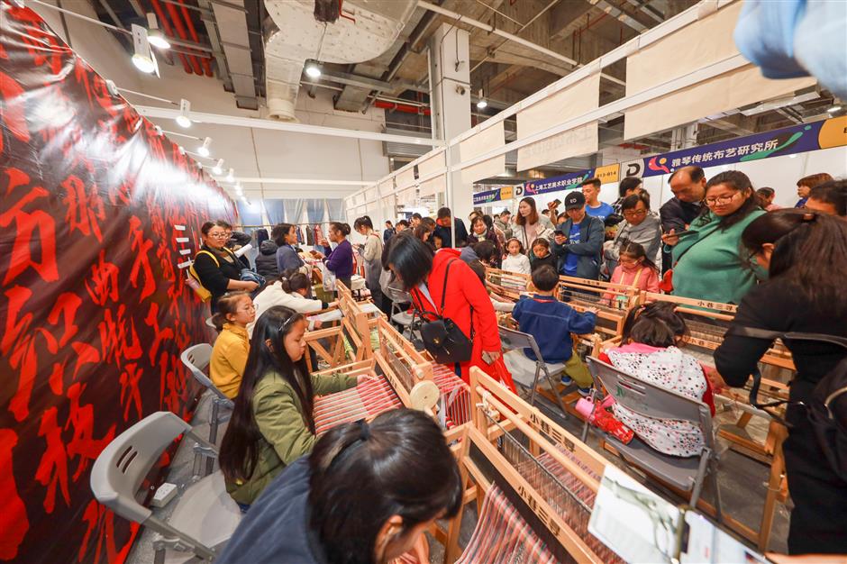 Title: Exploring the Finest Collection of Ties at Yizhou Wholesale Tie Market