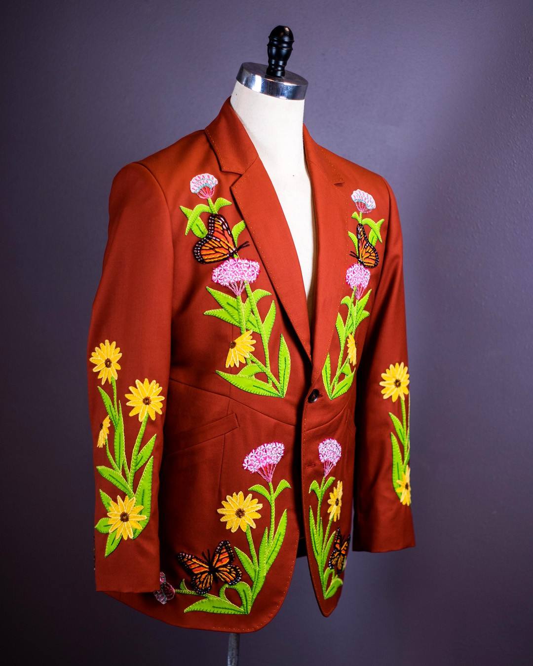 Title: The Artful Union: The Emblematic Role of a Flower Child Tie in Mens Attire