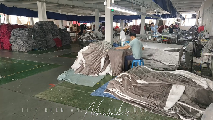 Title: Shanghai Huashen Tie Factory: A Legacy of Excellence in Woven Textiles