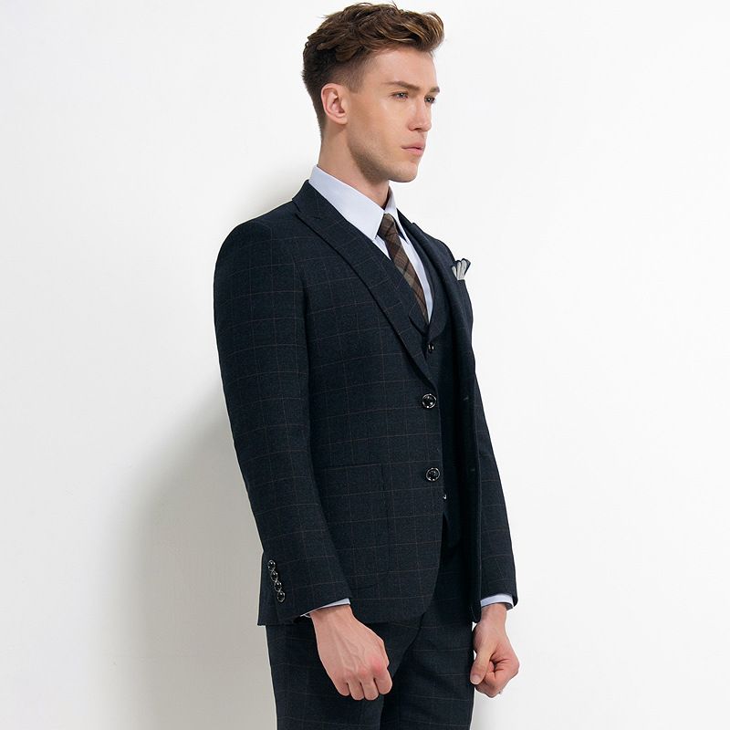 Untied Mens Suit Brands: A Fashionable Alternative