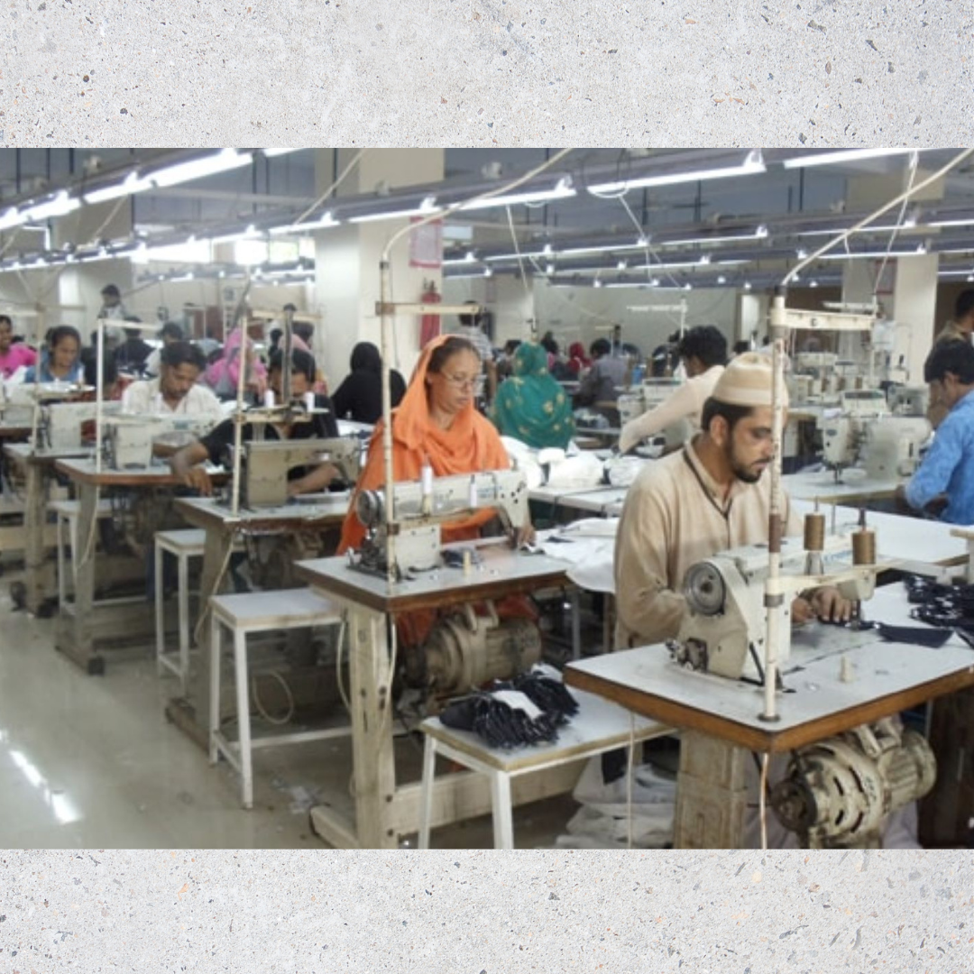 Title: Join Our Team at Zhengzhou Tie服饰Factory: Call us today!