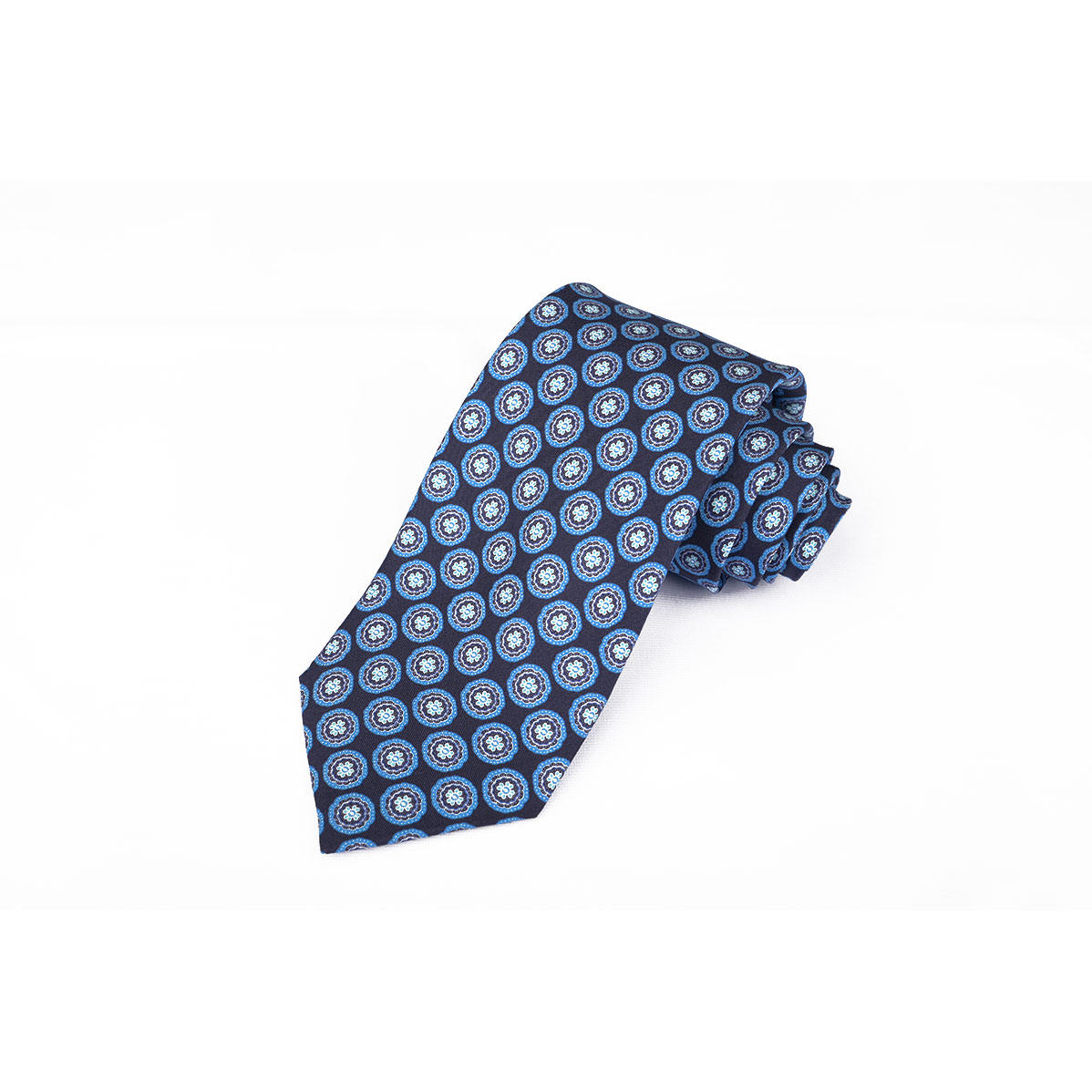 Blue Basic Tie: A Simple yet Stylish Accessory for Any Occasion