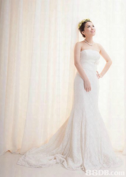 Tied-Up Wedding Gown: A Blend of Tradition and Innovation