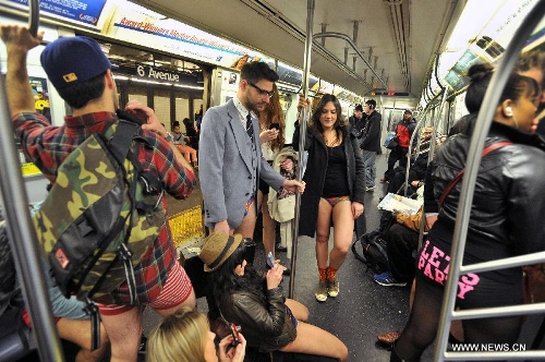 Title: The Art of Tie Knotting on Subway: A Guide to Perfectly Tying Your Tie in Under 60 Seconds