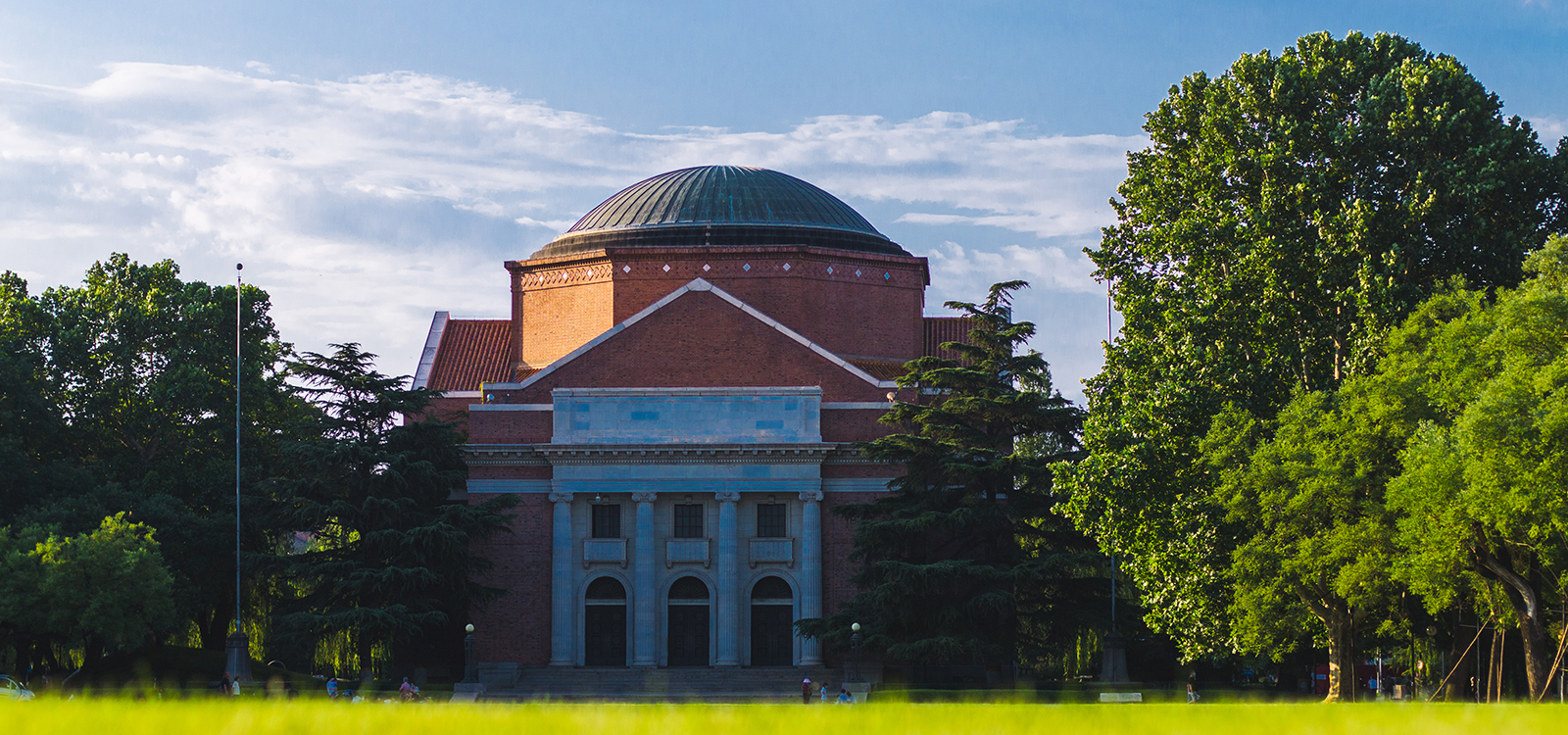 Tsinghua University Tie Customization: A Journey of Style and Tradition