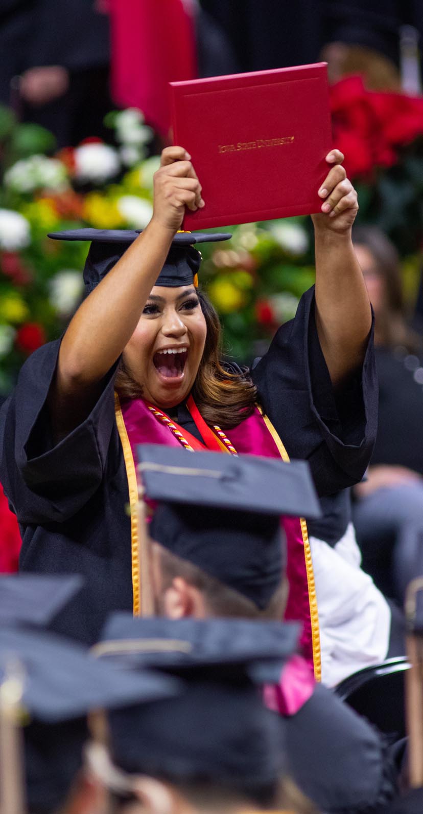 Title: Recommendation for Womens Tie Styles for Graduation Ceremonies