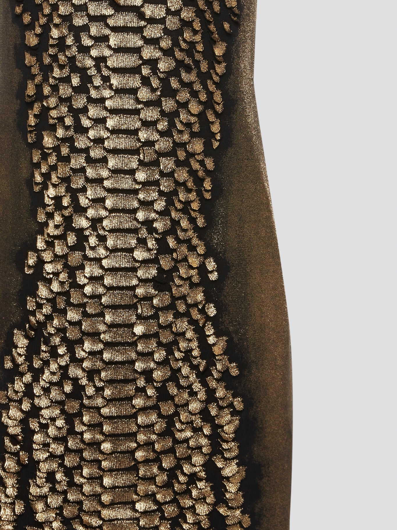 Golden Embroidery Tie: A Symbol of Status and Class