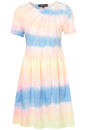 Custom Tie-Dye Dress for Women: Fashion Trend or Personal Expression?