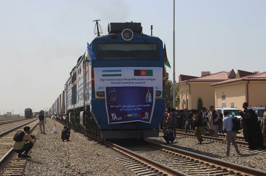 Title: The Distinctions Between Red and Blue Ties on Railways