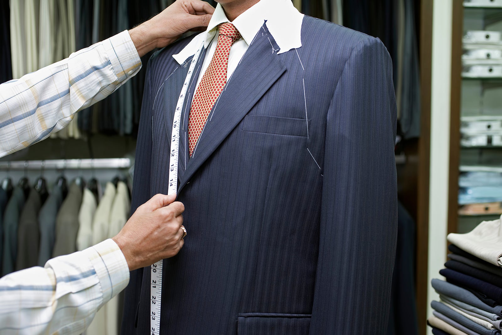 How to Tie a Tie for a Customized Suit