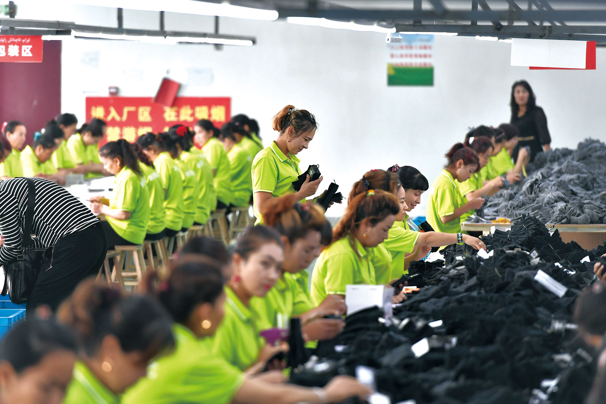 Title: Exploring the Excellence of Xianyang Jiahui Tie Factory