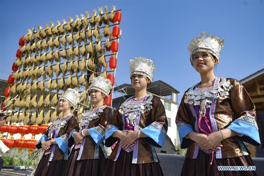 Title: The Art of Making Guangxi Zhā Lǐng dài: A Cultural Heritage in China