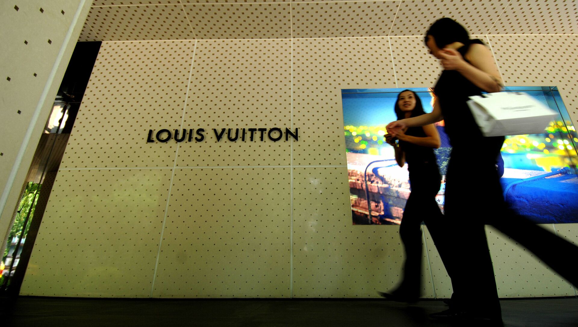 Title: A Guide to Returning Louis Vuitton Belts