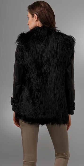 Title: Luxe Fox Fur Collar Coat: A Statement of Luxury and Style