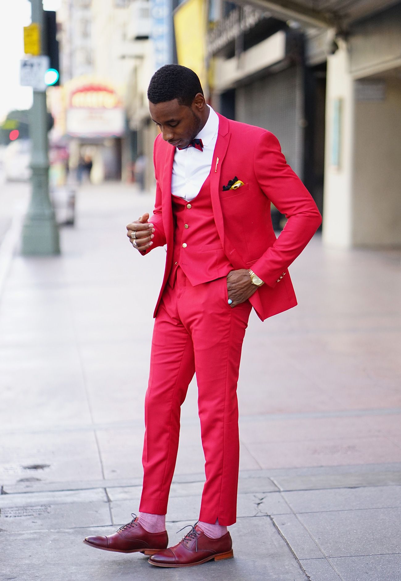 Red Tie: A Guide to the Classic Menswear Accessory