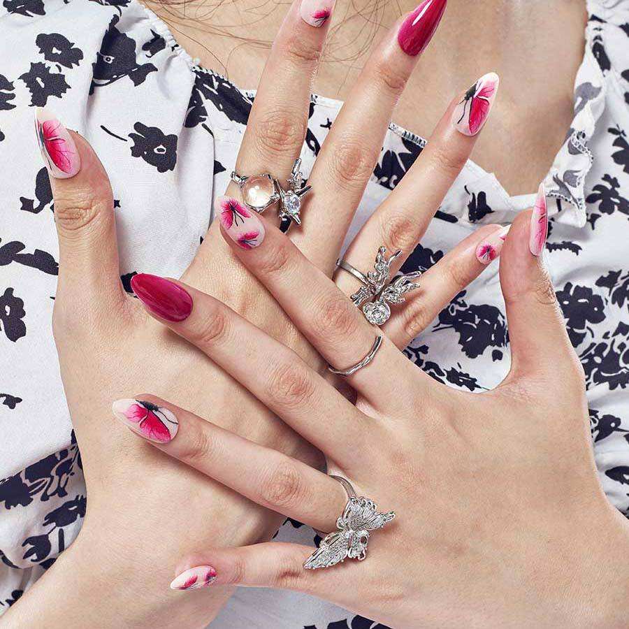 Title: Creating a Stunning Look: The Perfect Mix of Nail Art and Tie Accessory for Women