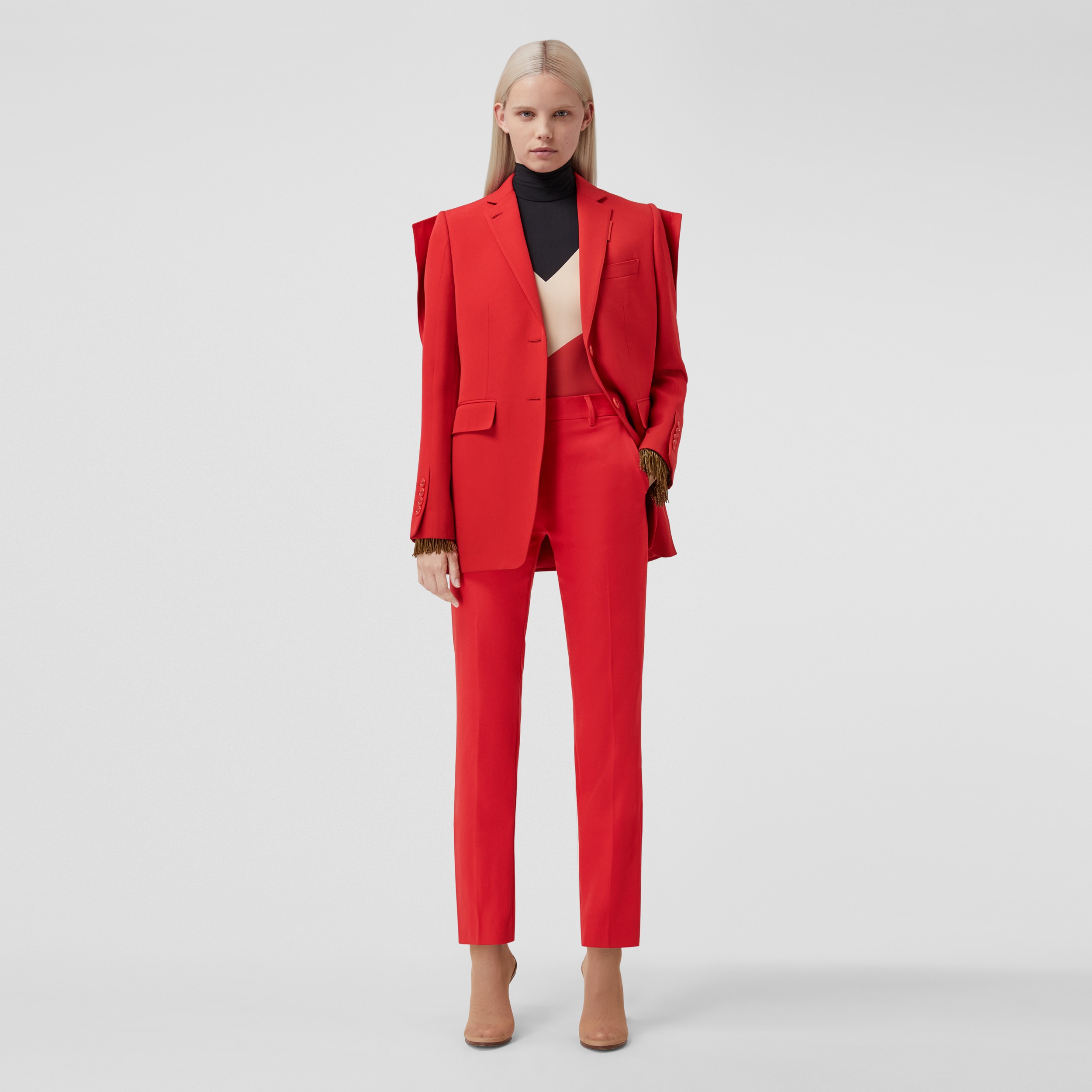 Title: The Art of Pairing a Red Suit with the Perfect Tie for Women: A Comprehensive Guide