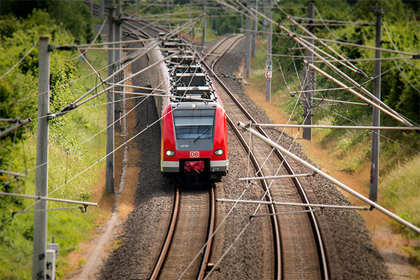 Title: Are Railway-Related Ties Valuable? The Economic Significance and Applicability of Ties in the Rail Industry