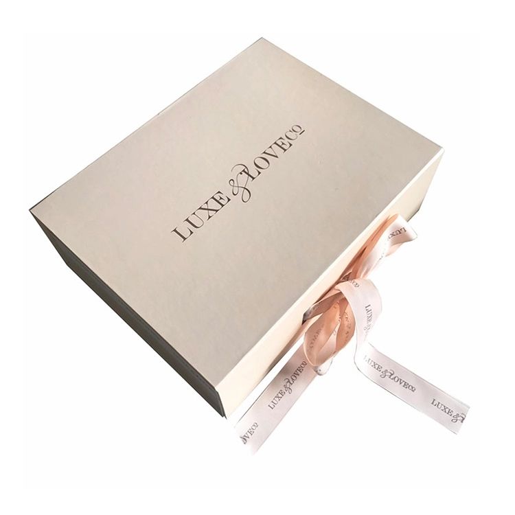 Title: The Art of Timeless Luxury: An Insight into Zaras Classic Tie Box