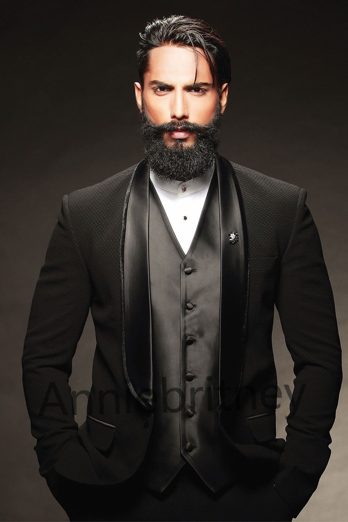 Title: The Art of Tuxedo Bow Ties: A Guide to Dressing Elegantly