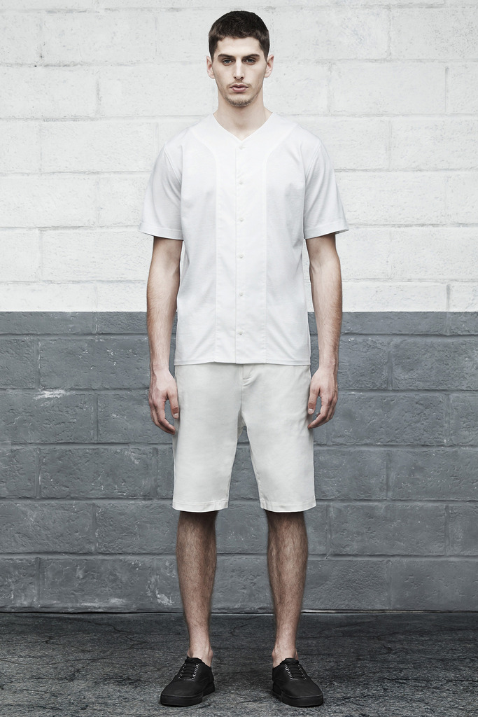 Title: The Minimalist Look: A Guide to the Summer Season with Gray Tie男装