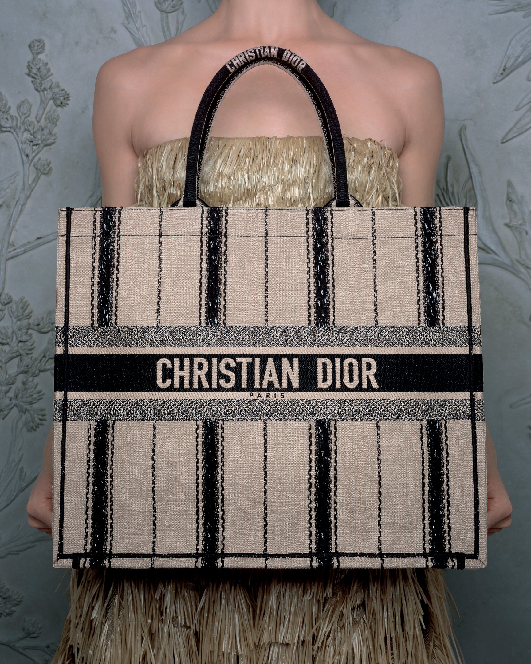 Dior Bags and Ties: A Fashionable Accessory for Every Occasion