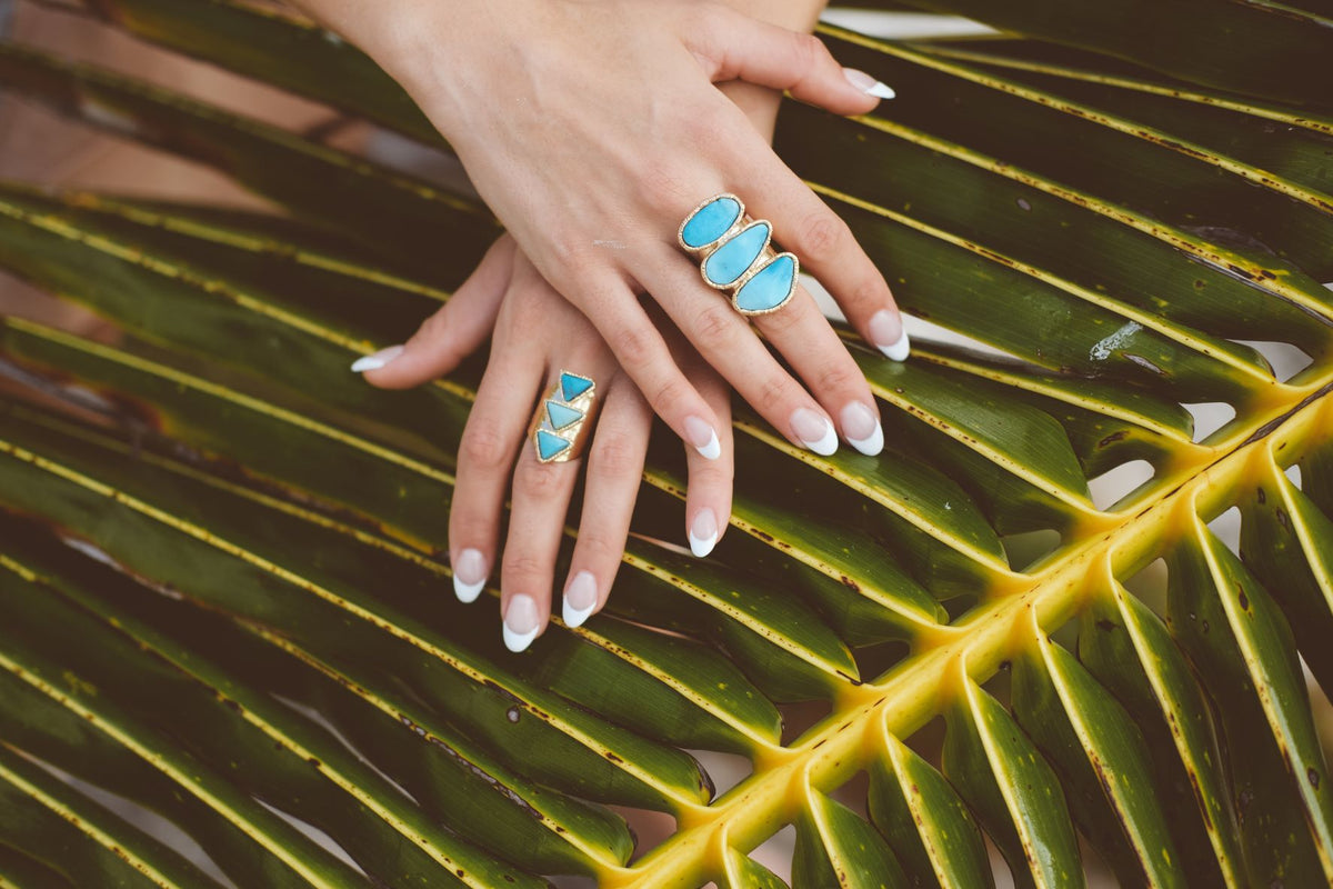 Title: Exploring the Perfect Summer Ties and Nail Designs for a Stunning Look