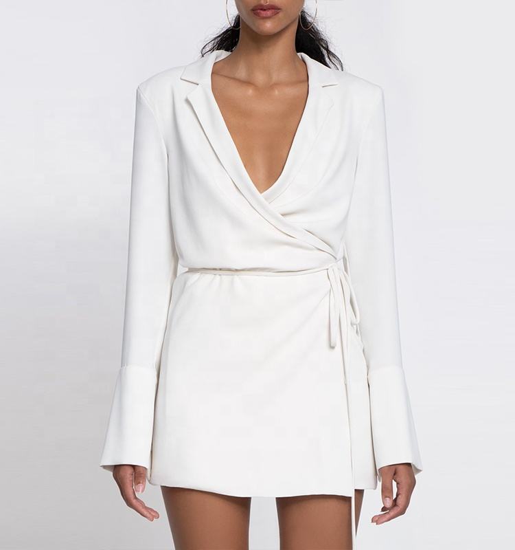 Title: Yang Mis Elegant and Classy White Blouse Suit with Belt: A Stunning Fashion Statement