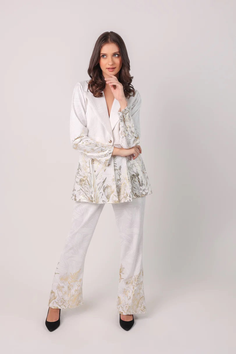 Title: Yang Mis Elegant and Classy White Blouse Suit with Belt: A Stunning Fashion Statement