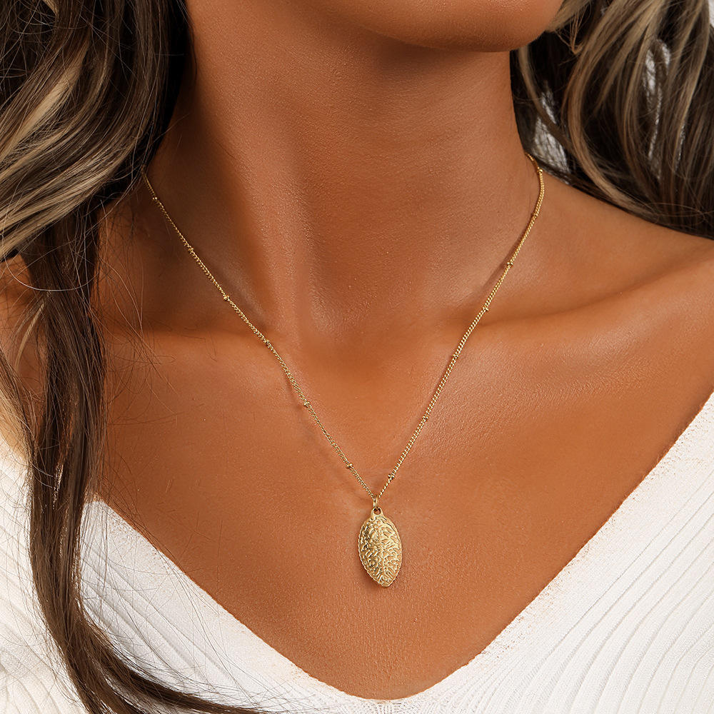 Lightweight and affordable necklaces: a great gift for every occasion