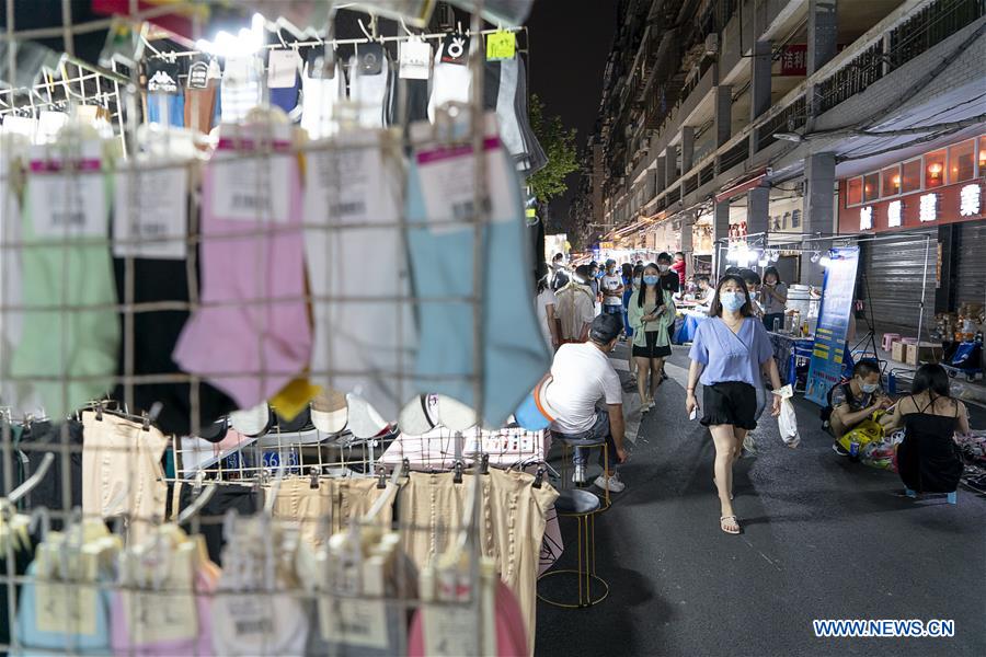 Buying Ties in Hanzhengnian Street