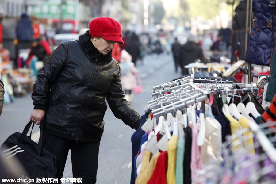 Buying Ties in Hanzhengnian Street