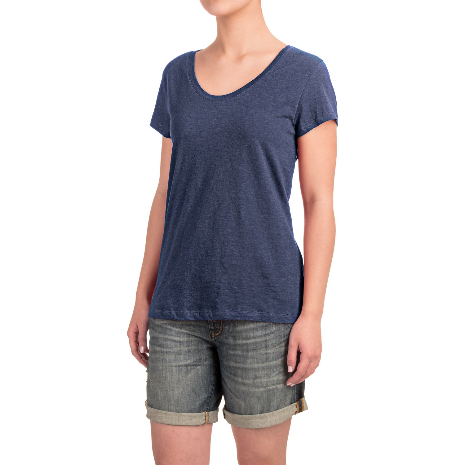 Do Brand Short-Sleeve T-Shirts for Women Come with a Tie?