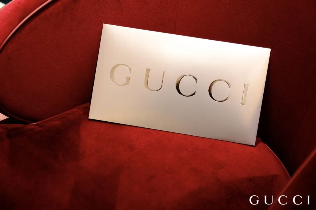 Title: Unveiling the Intricacies of the Gucci Gift Card with a Luxurious Tie