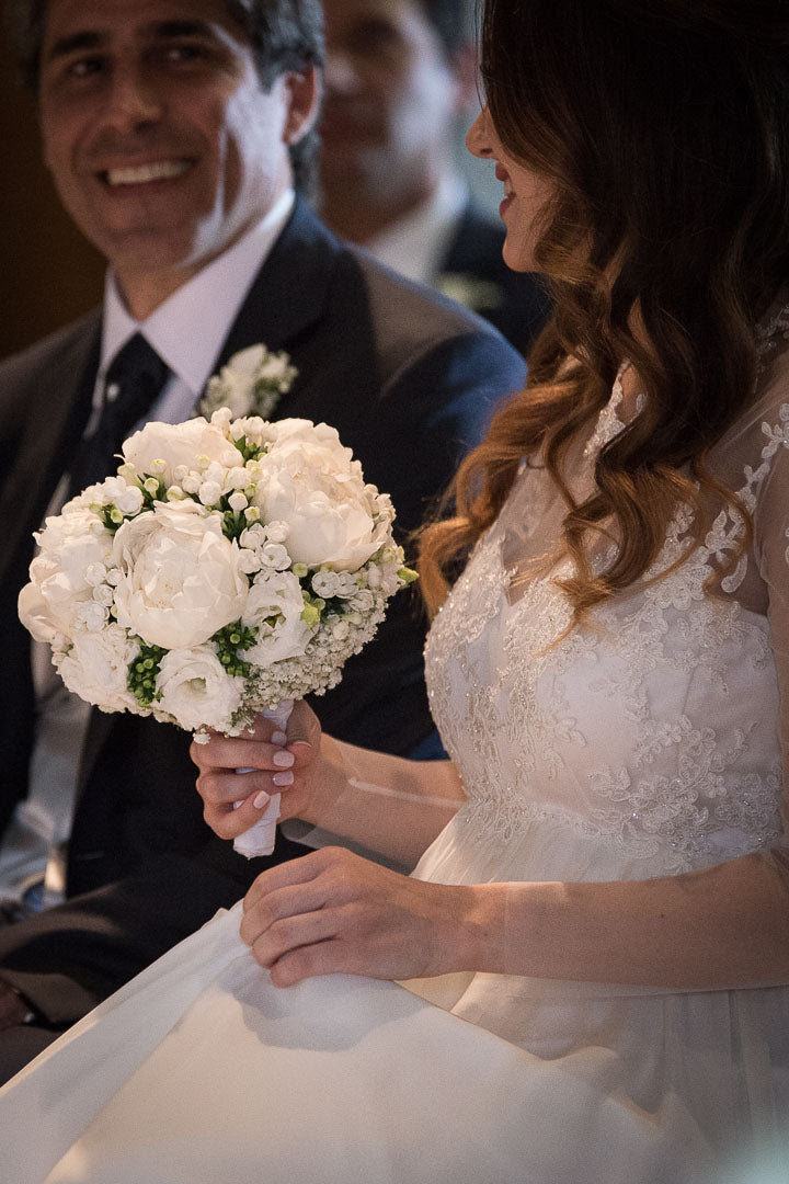 Title: Is a Wedding Groom Required to Wear a Tie for the Bride? The Importance of Etiquette in Wedding Traditions