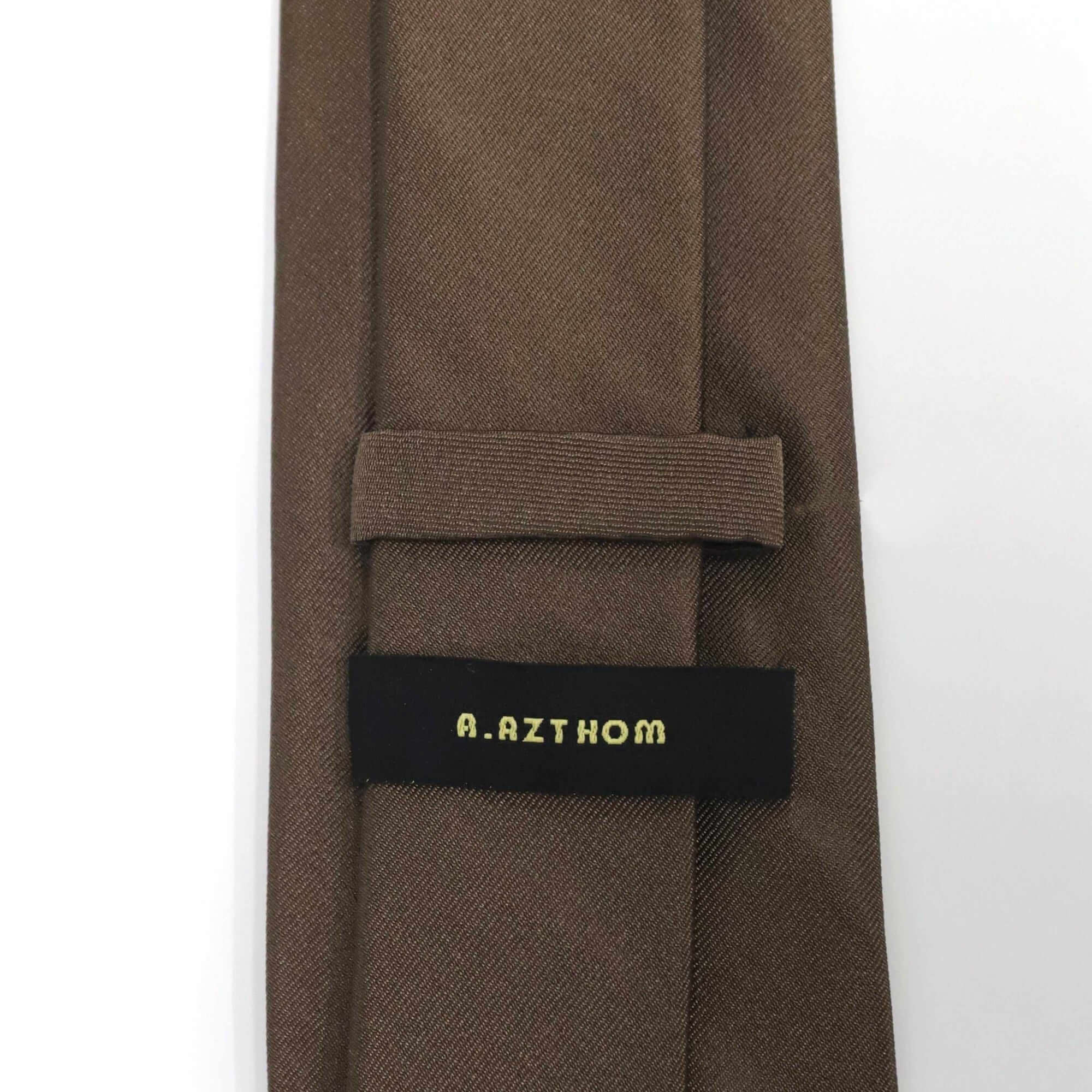 Brown Tie with Zipper - a Fashionable Accessory for Men