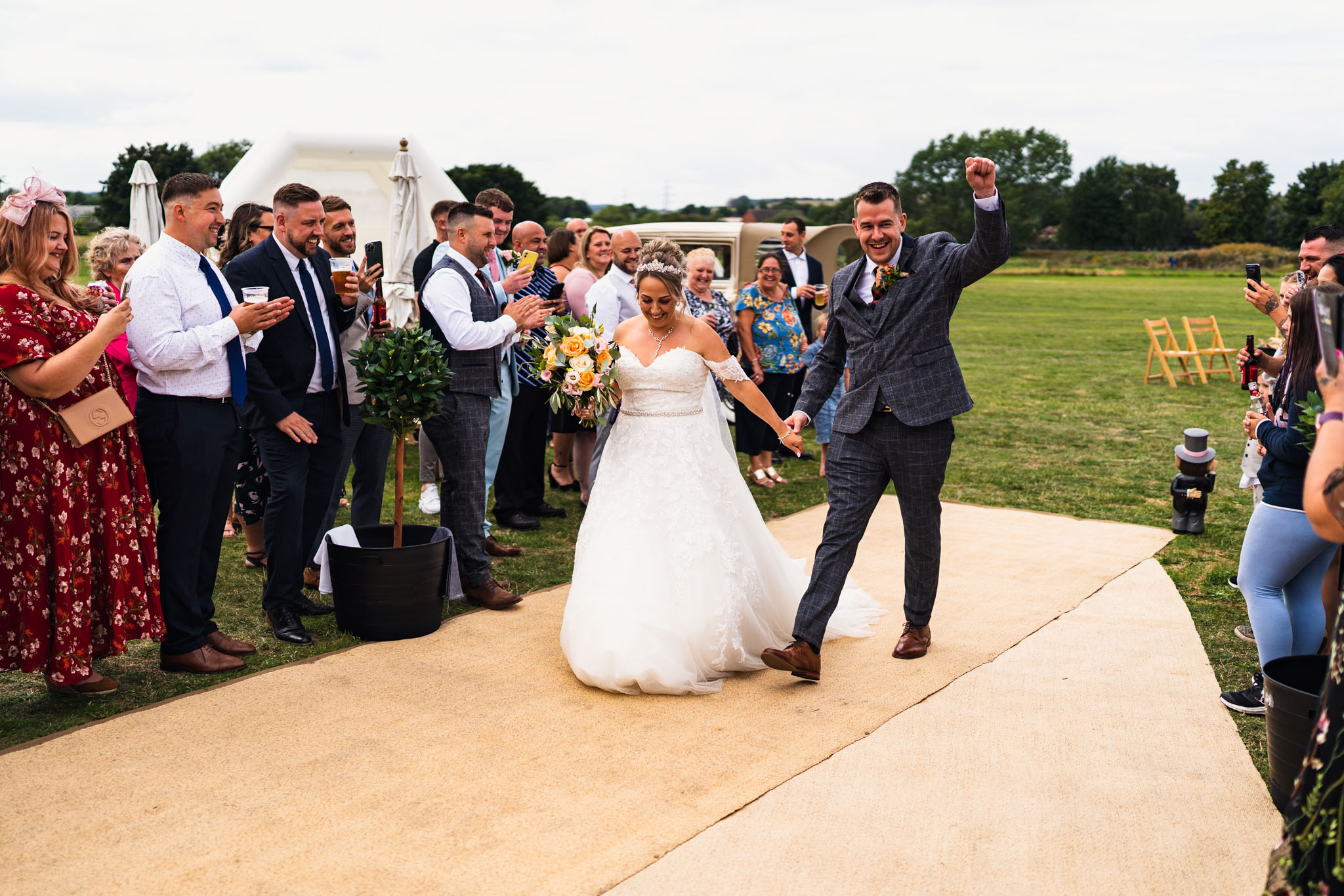 Title: The Best Types of Wedding Ties: A Comprehensive Guide