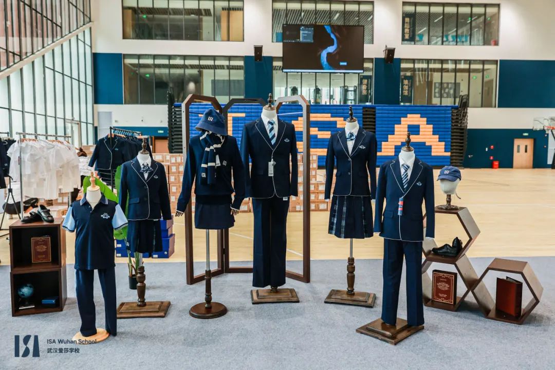 The Customary Prices of School Uniforms, Formalwear, and Ties in Xiamen