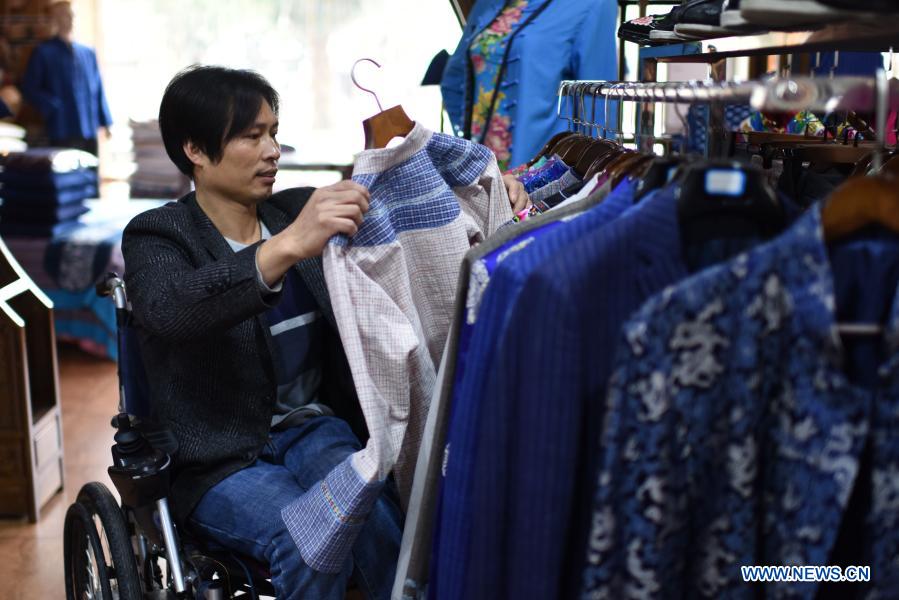 The Clothier’s Market of Shengzhou: The Art of Knitting Ties