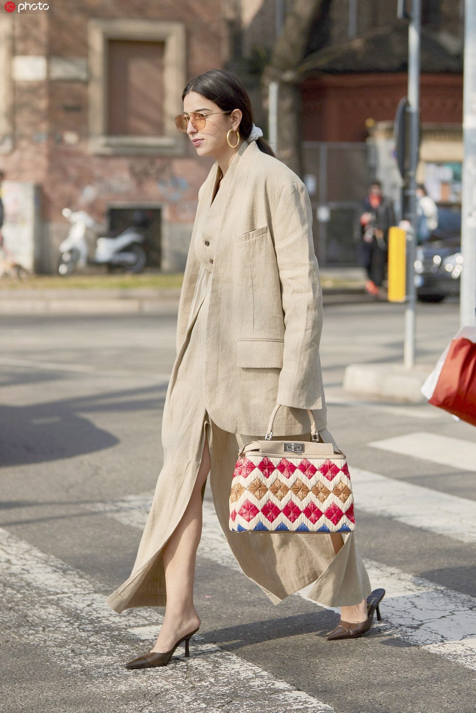 Title: Embellishing the Classic Style: A Gallery of University-inspired White Collar Outfits with Ties