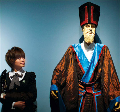 The Evolution of Ancient Chinese Costumes: From Simple to Elaborate