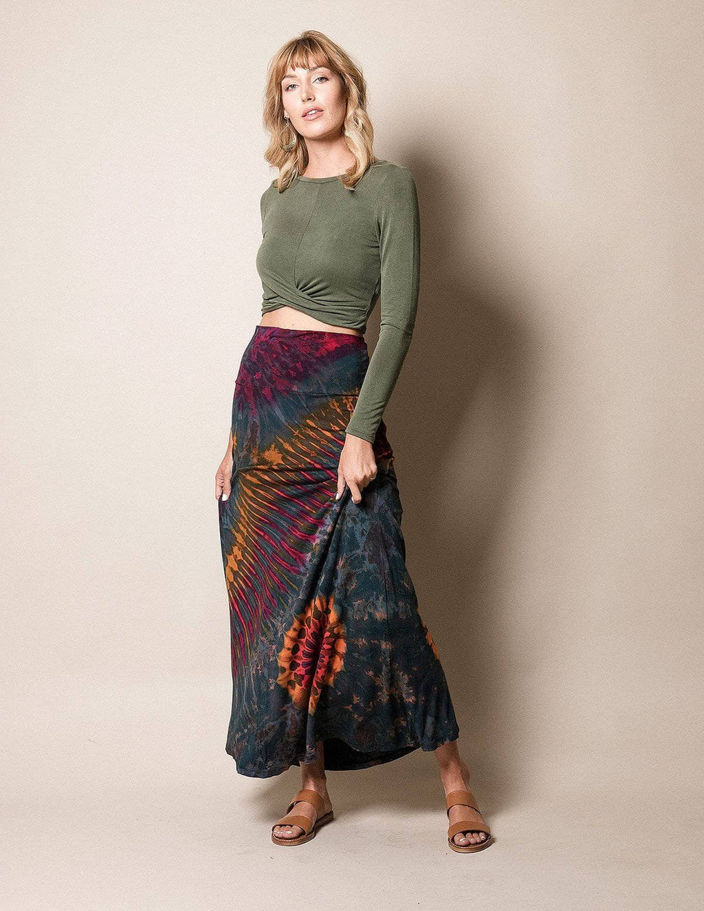 The Unusual Style of Tie-Dyed Student Skirts