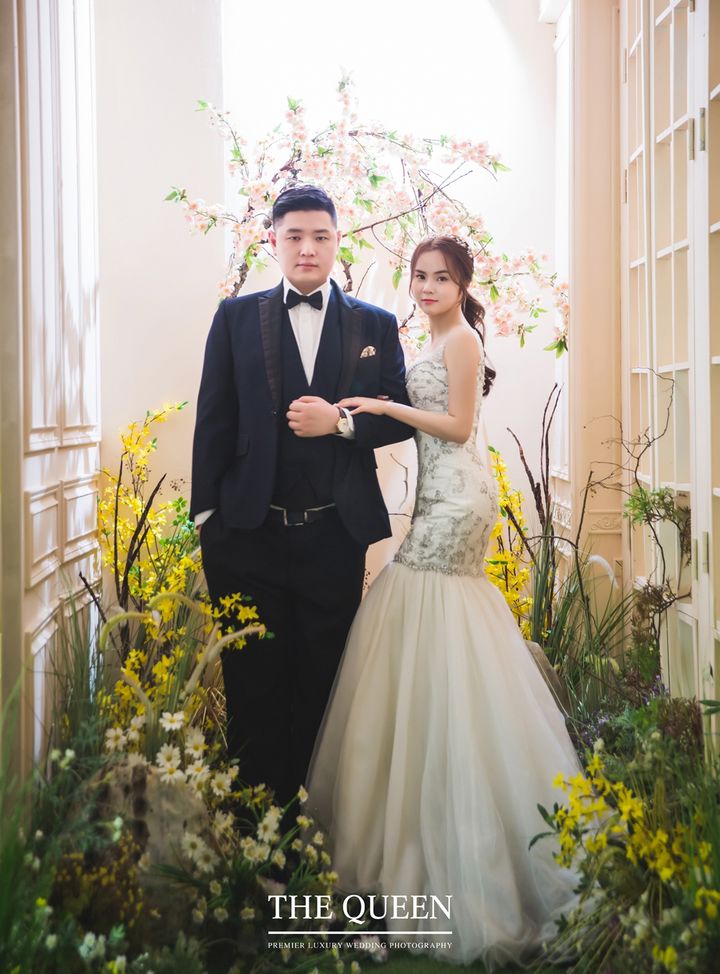 QUEEN OF WEDDING: WANG FEIS NECKTIE