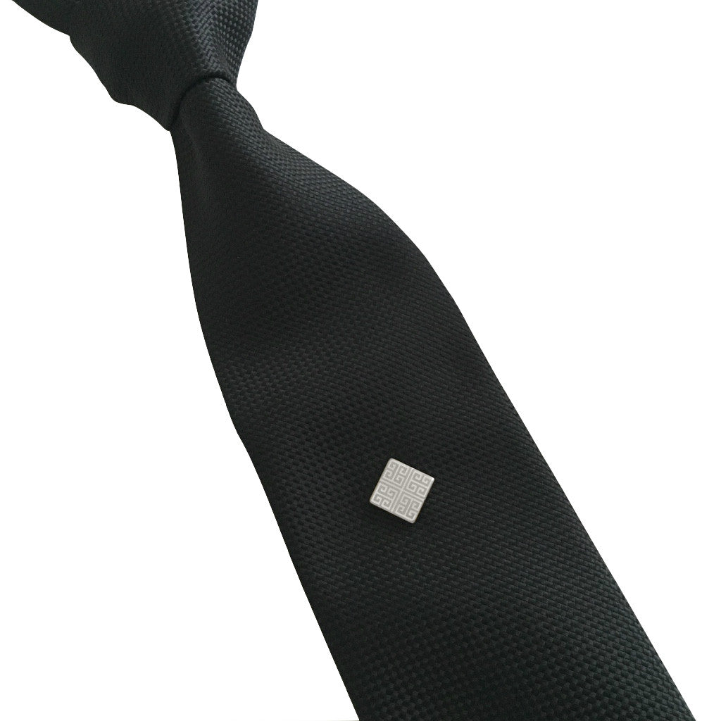 Title: The Unique Charm of Mens V-neck Tie Clips