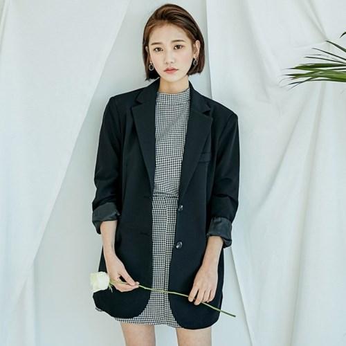 Title: Winter Dress Shirt and Tie for Women: Fashionable Styles to Choose From