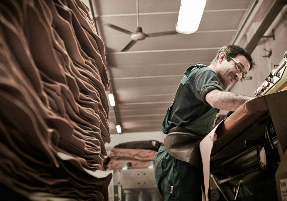 Title: The Art of Tie-making in the UK